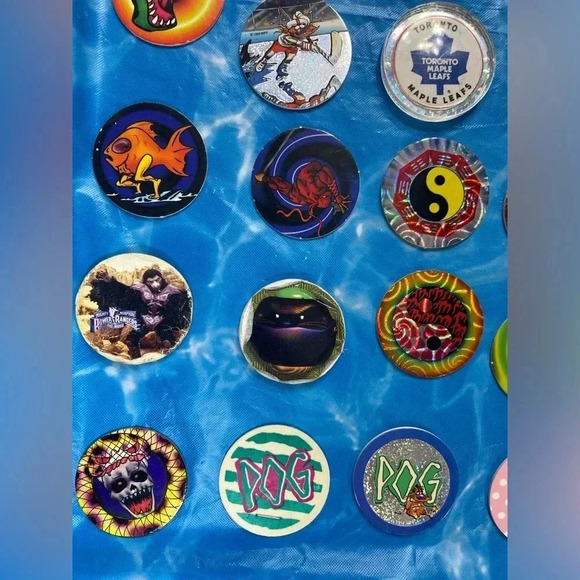Collection of 71 Assorted POGs + Official Case 🥏🔵⚪️🟡🟣 - Picture 13 of 16